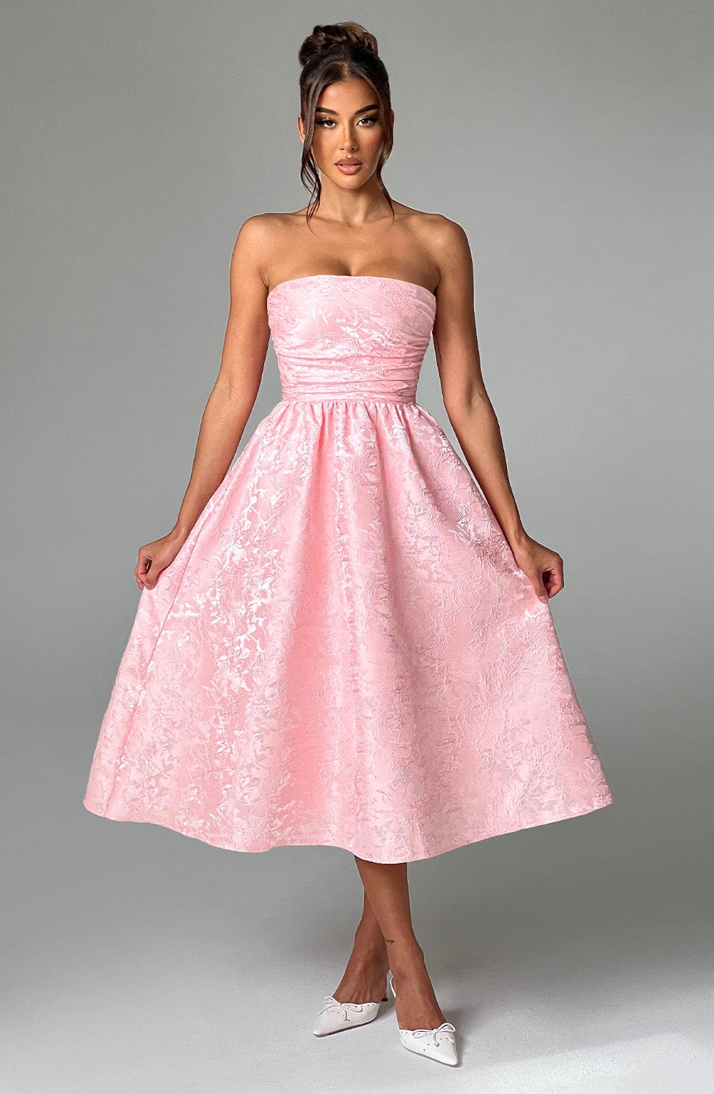 Saoirse Midi Dress Blush – Saoirse Blush Midi Dress, Elegance and Sophistication in Every Detail
