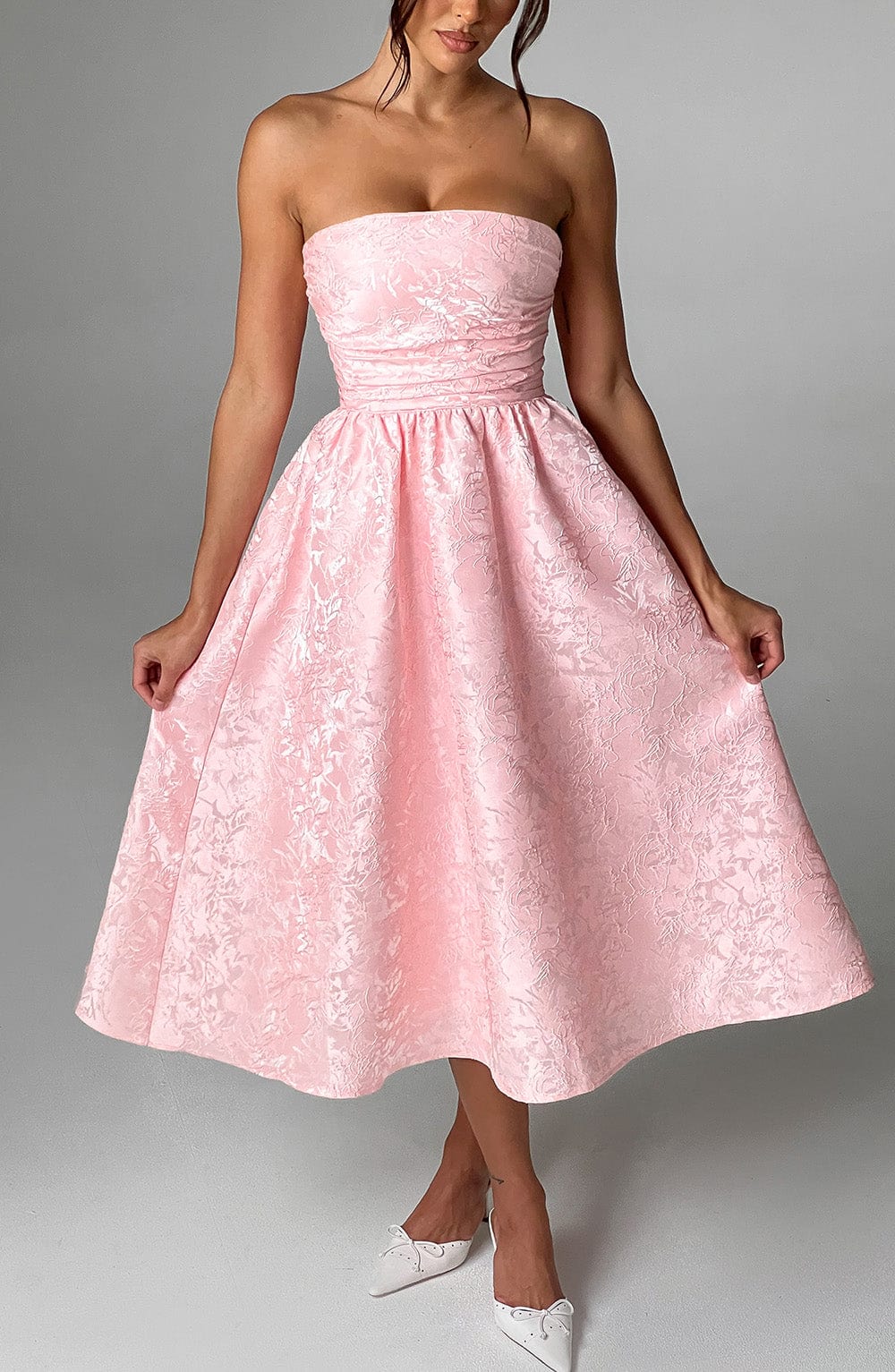 Saoirse Midi Dress Blush – Saoirse Blush Midi Dress, Elegance and Sophistication in Every Detail