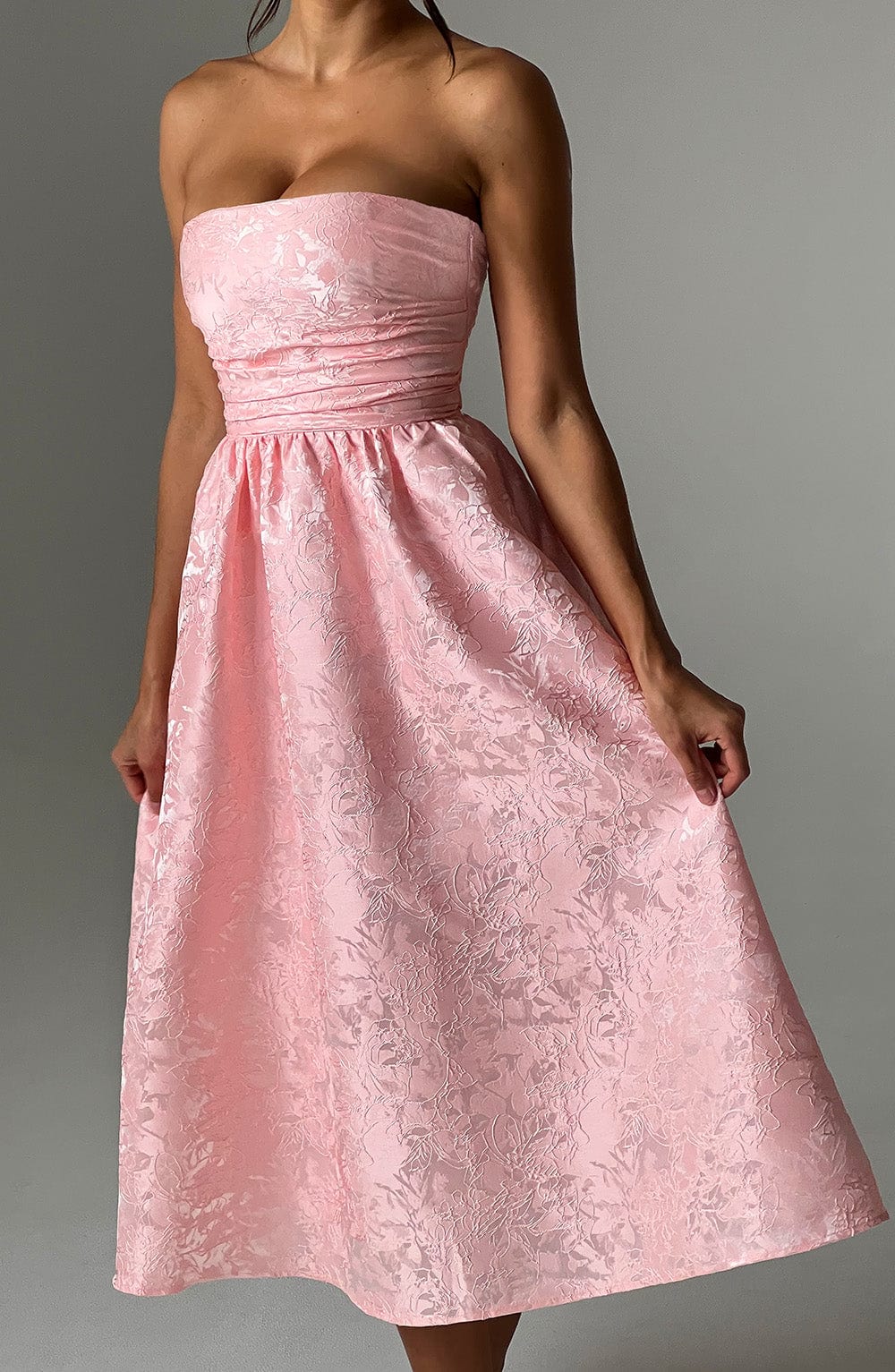 Saoirse Midi Dress Blush – Saoirse Blush Midi Dress, Elegance and Sophistication in Every Detail