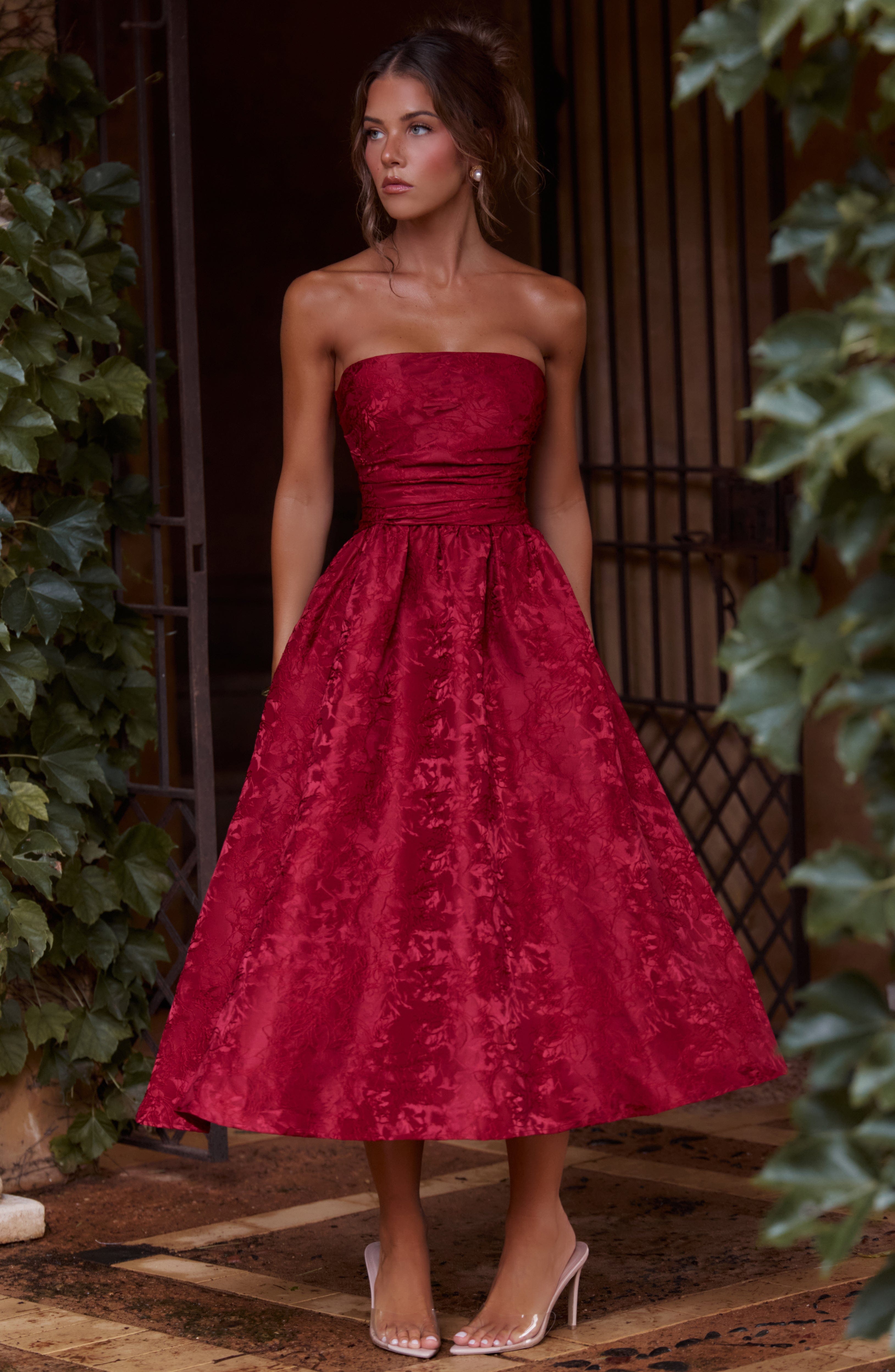 Saoirse Midi Dress Red – Saoirse Red Midi Dress, Timeless Elegance and Sophistication!