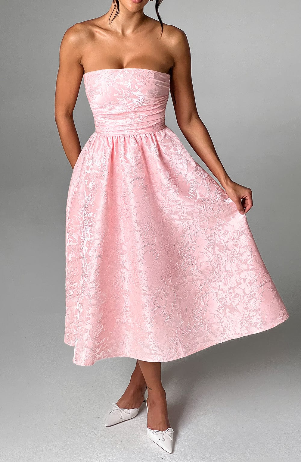Saoirse Midi Dress Blush – Saoirse Blush Midi Dress, Elegance and Sophistication in Every Detail