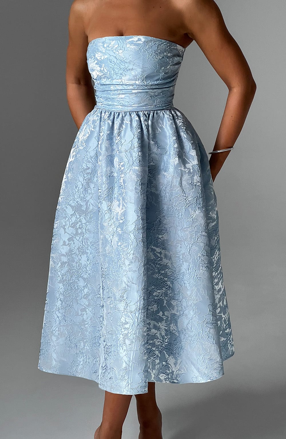 Saoirse Midi Dress Blue – Saoirse Midi Dress Blue, Elegance and Sophistication in Every Detail