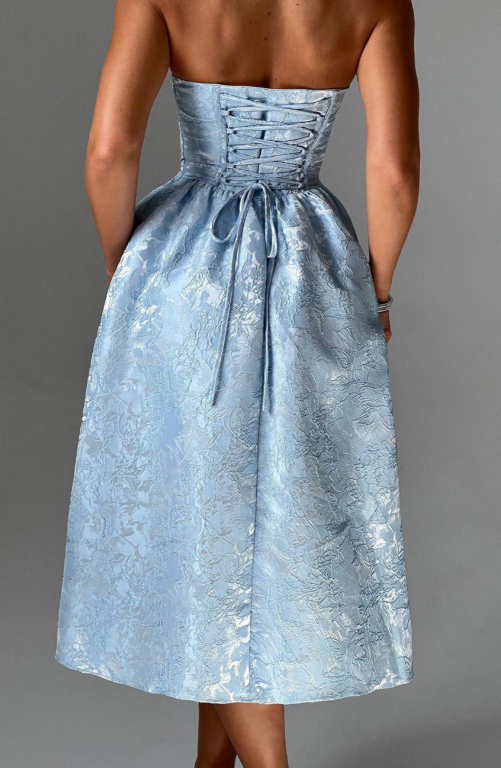Saoirse Midi Dress Blue – Saoirse Midi Dress Blue, Elegance and Sophistication in Every Detail