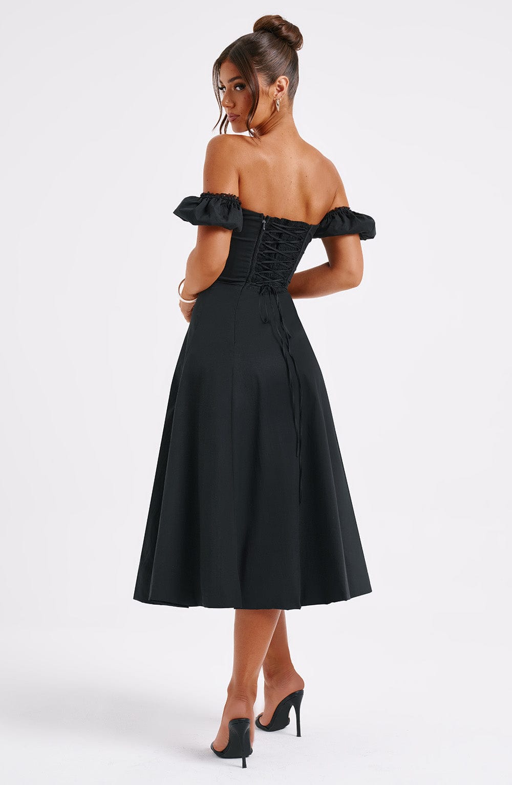 Courtney Midi Dress Black – Courtney Midi Dress Black, Timeless Elegance and Exclusive Sophistication