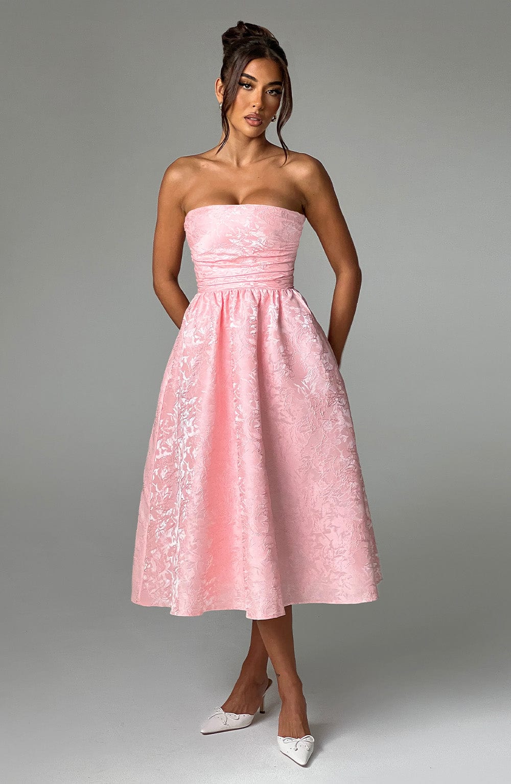 Saoirse Midi Dress Blush – Saoirse Blush Midi Dress, Elegance and Sophistication in Every Detail