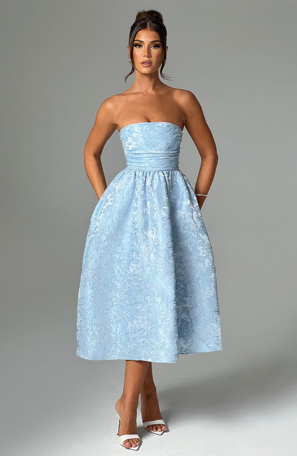 Saoirse Midi Dress Blue – Saoirse Midi Dress Blue, Elegance and Sophistication in Every Detail